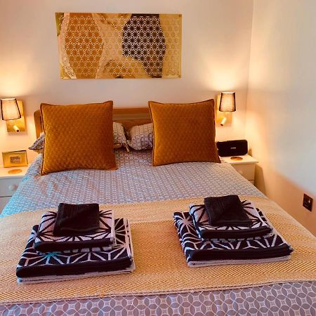 Shine Chalet - Unique & Comfortable Accommodation 레드루스 외부 사진