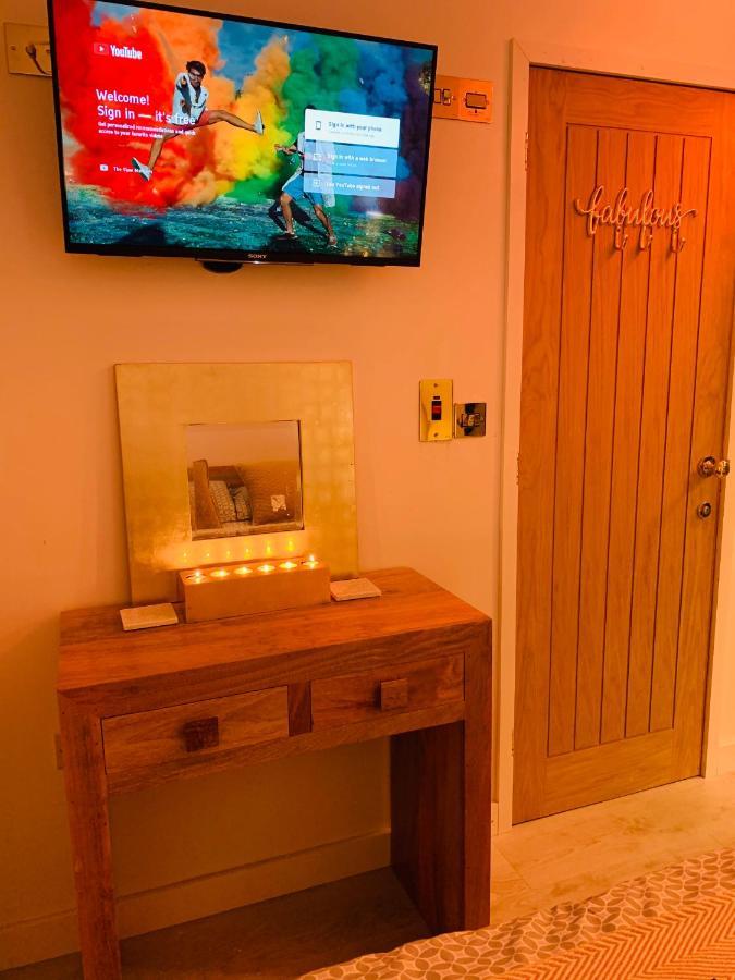 Shine Chalet - Unique & Comfortable Accommodation 레드루스 외부 사진