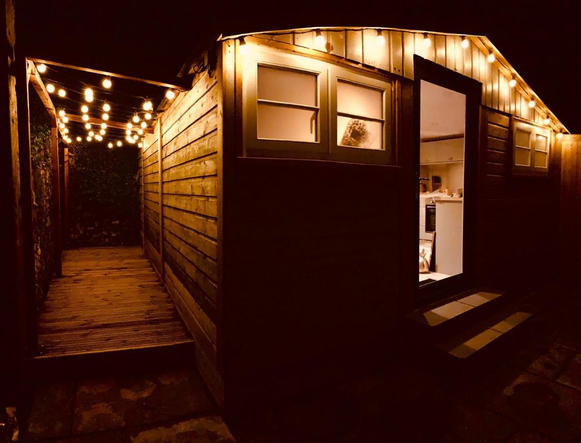 Shine Chalet - Unique & Comfortable Accommodation 레드루스 외부 사진