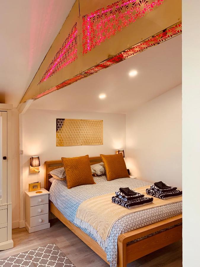 Shine Chalet - Unique & Comfortable Accommodation 레드루스 외부 사진
